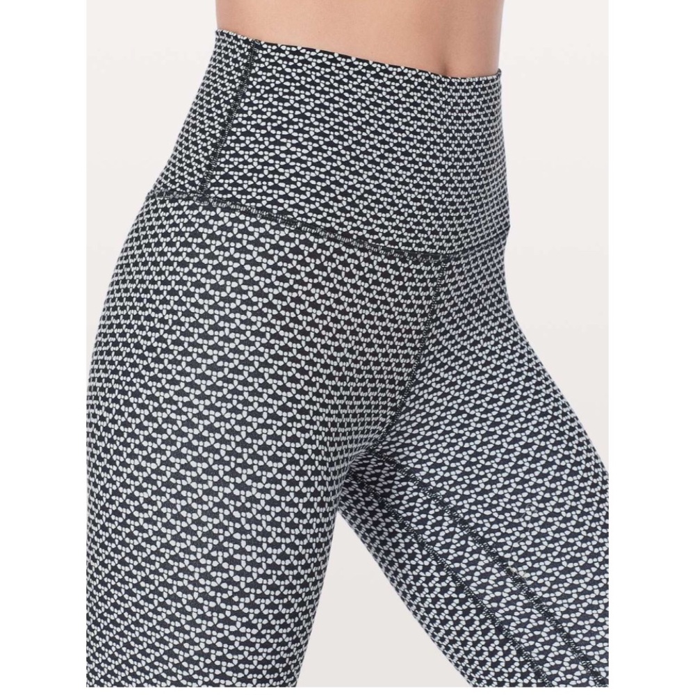 Lululemon Align Crop 21” (size 6)